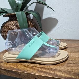 Crocs classic‎ V2 flip flops women's size 8